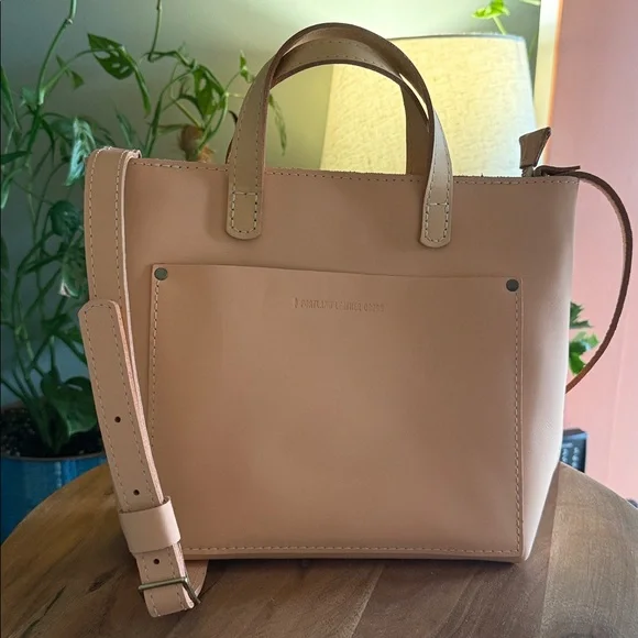Portland Leather Goods Mini Tote / Crossbody 👜 - Picture 2 of 8
